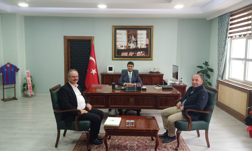 Çaykara Kaymakamı Erbek’e ziyaretler devam ediyor