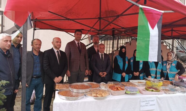 Filistin’e Destek için Çaykara’da hayır Çarşısı Açıldı.