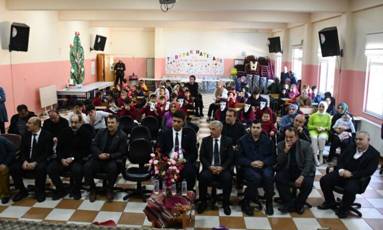 Çaykaralı Profesör 50 sene sonra İlkokulunu ziyaret etti