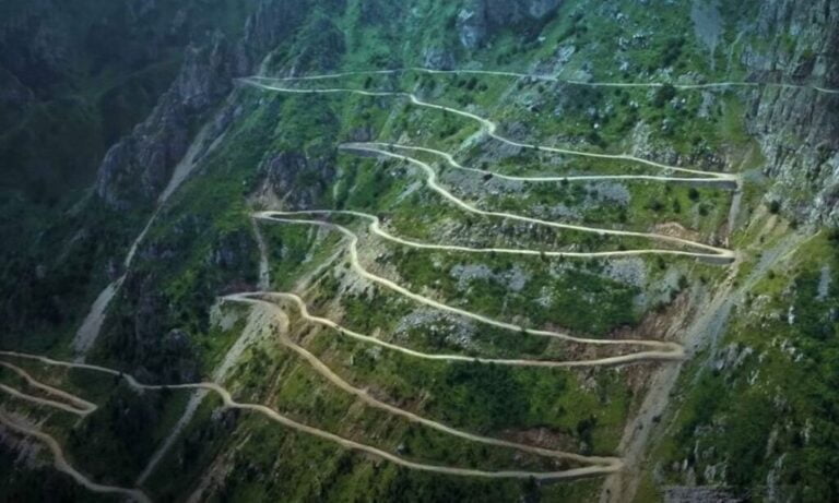 Dünyanın en tehlikeli yolu: Çaykara’da D-915 Karayolu