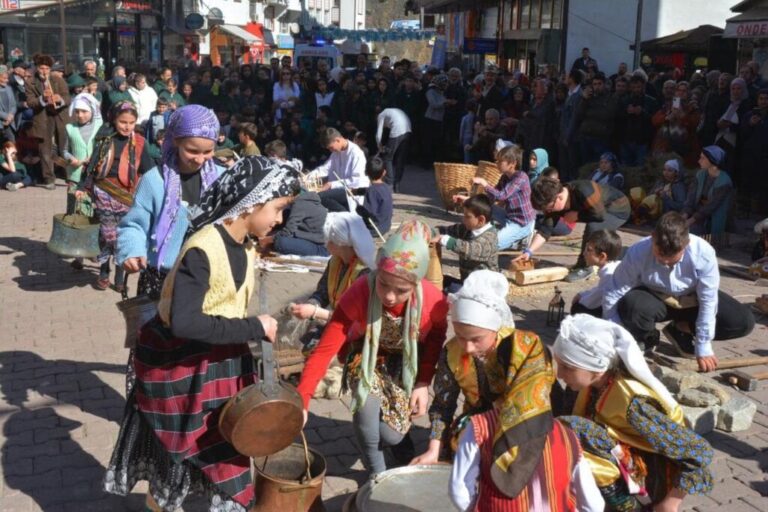 Çaykara’nın düşman işgalinden kurtuluşunun 106. Yıl dönümü törenle kutlandı