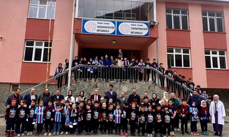 Çaykara Taşkıran Eğitim Kurumlarında Fidan Dikme Etkinliği