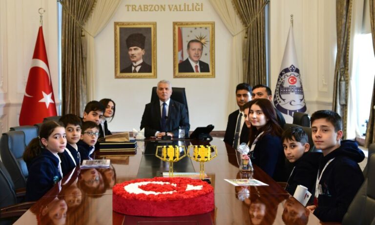 Çaykaralı mucit öğrencilerden Vali Azız Yıldırım’a ziyaret