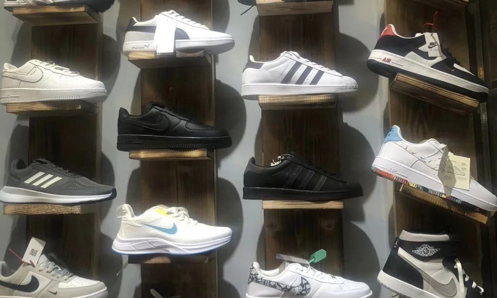 Caykarada Yeni Giyim Ve Ayakkabi Magazasi Acildi 9
