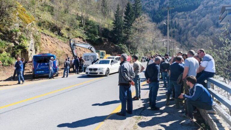 İş Makineleri HES için Taşkıran’a geldi