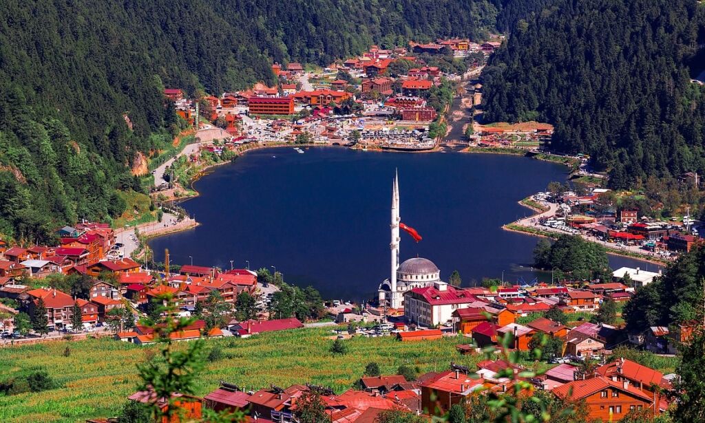 Uzungöl Bayram’da Yerli ve Yabancı Turistleri Ağırlamaya Hazırlanıyor