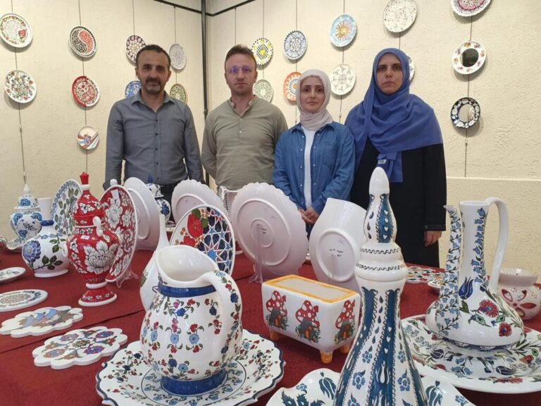Çaykara’da üretilen çini eserler Trabzon’da büyük ilgi gördü