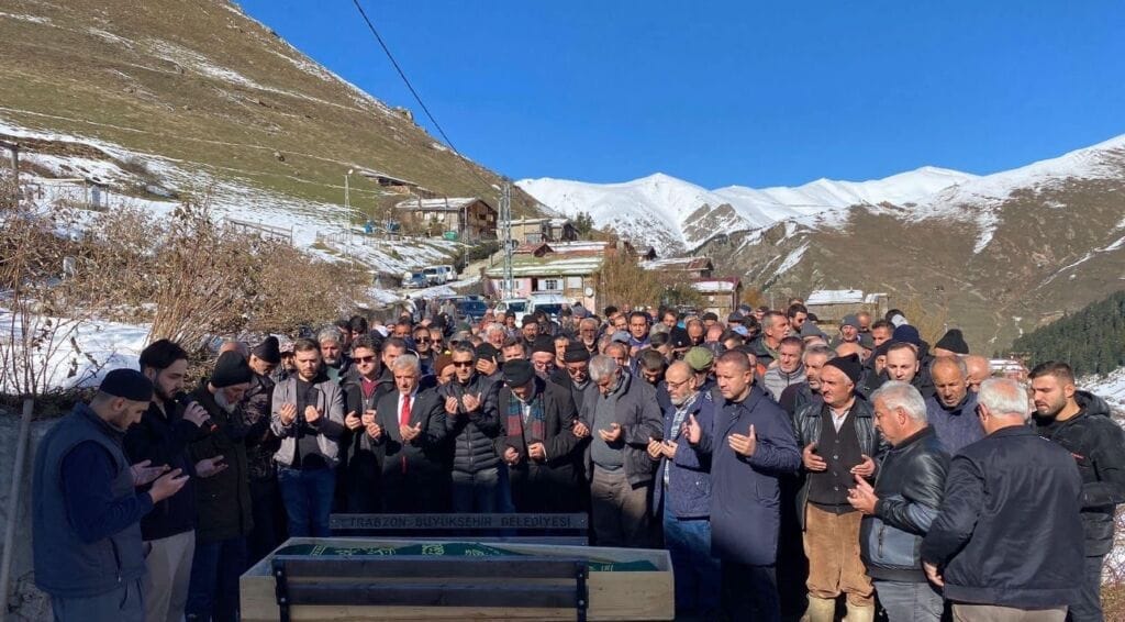 41 yaşındaki öğretmen toprağa verildi