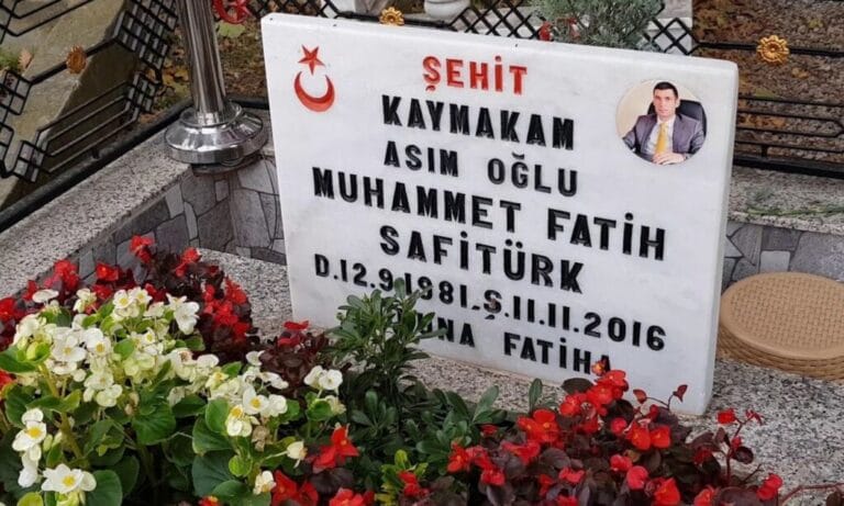 Başınıza kaymakam olarak gelmedim!