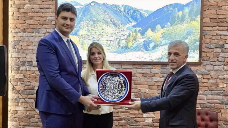 Kaymakam Gürdal Erbek’e veda yemeği