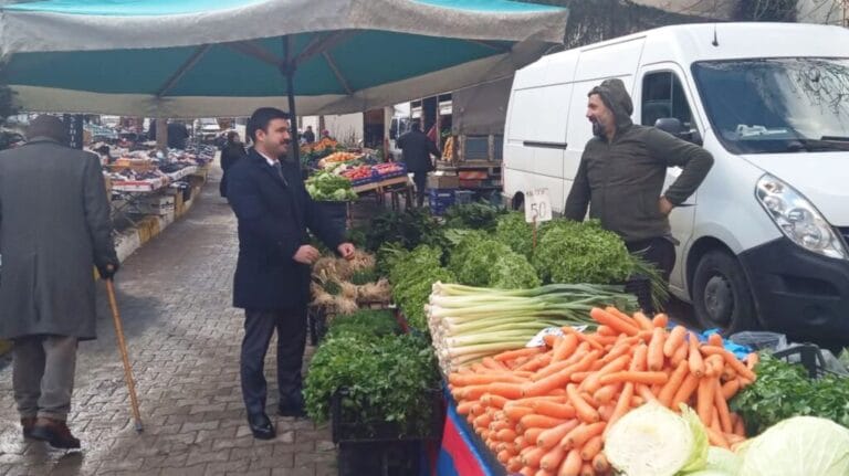 Kaymakam Ali Sapmaz’dan Salı pazarına ziyaret!