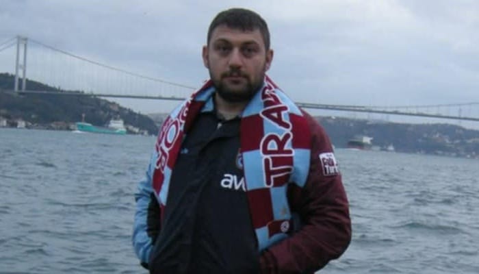 Temel Keskin Fenerbahçe Trabzonspor maçını izlerken fenalaştı hastanede vefat etti