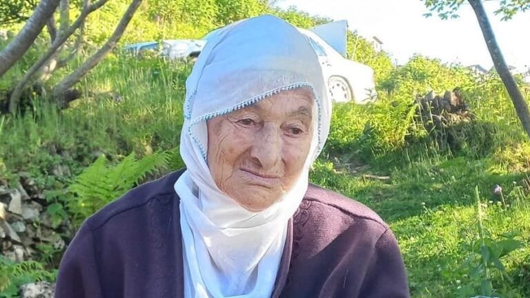 Çaykara’nın asırlık çınarı Müzeyyen Gülbay vefat etti