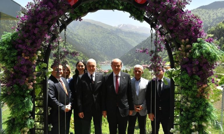 Cumhurbaşkanı Tatar Uzungöl’e Hayran Kaldı