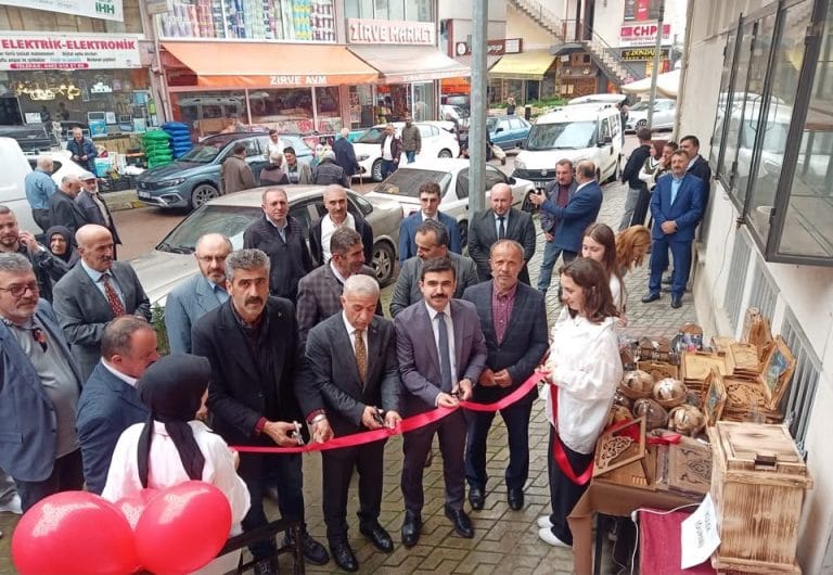 Halk Eğitim’den yıl sonu sergisi