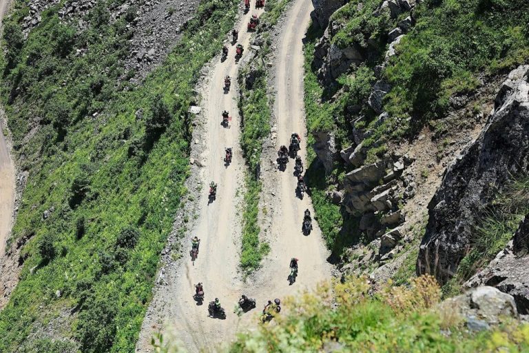 Motosiklet tutkunları Derebaşı‘nda