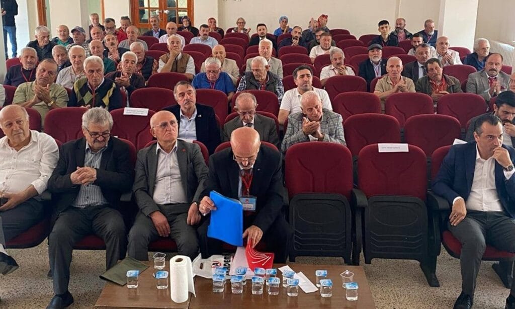 Çaykara CHP’de Yeni Başkan Hasan Atalay Oldu 39