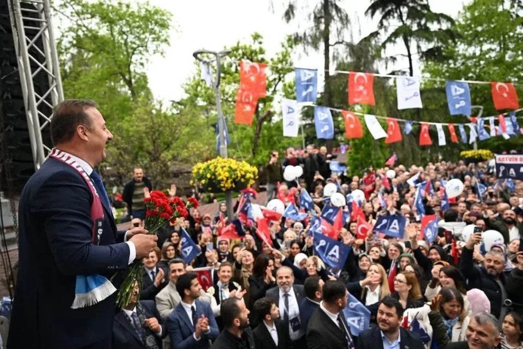 Ağıralioğlu Trabzon’a geliyor: 18 ilçeyi gezecek