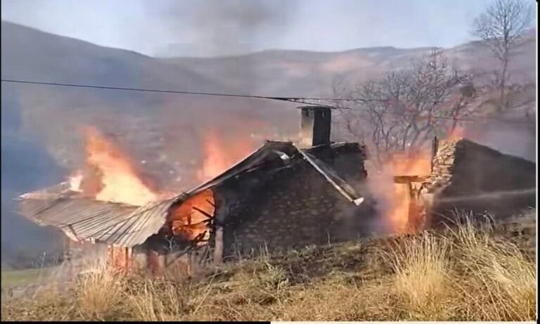 Çaykara’da Akyüz Ailesinin Baba Evinde Korkutan Yangın