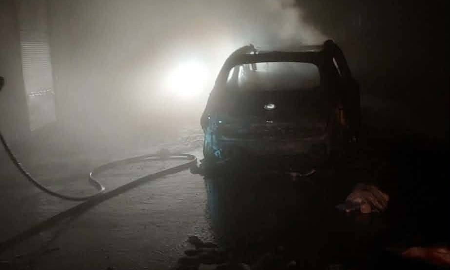 Çaykara Elmalı’da Araç Yangını: Sürücü Son Anda Kurtuldu