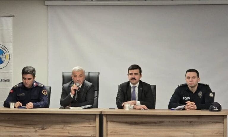 Çaykara  Protokolü Muhtarlar ile Toplantı Düzenlendi