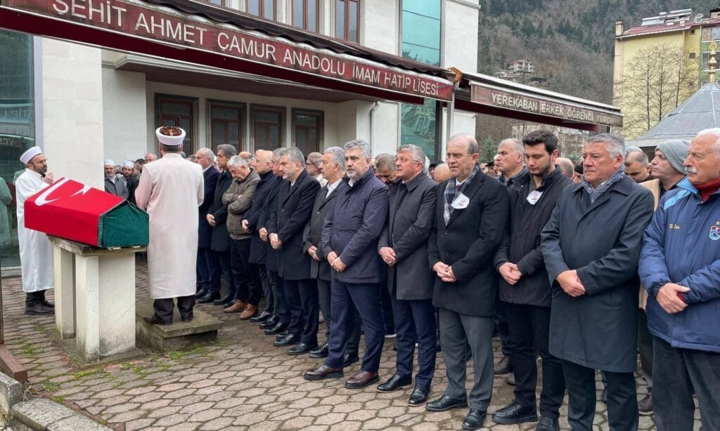Prof. Dr. Mustafa Köseoğlu Dualarla Son Yolculuğuna Uğurlandı