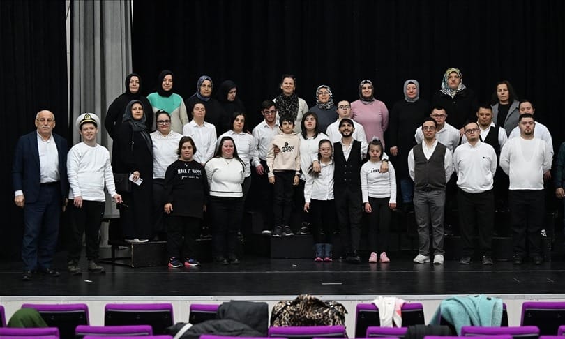 Çaykaralı Tiyatro Sanatçısı Emre Yeşilyurt Türkiye’de Bir ilki Gerçekleştiriyor