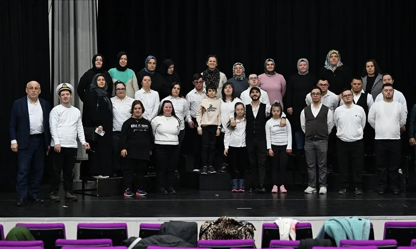 Çaykaralı Tiyatro Sanatçısı Emre Yeşilyurt Türkiye’de Bir ilki Gerçekleştiriyor