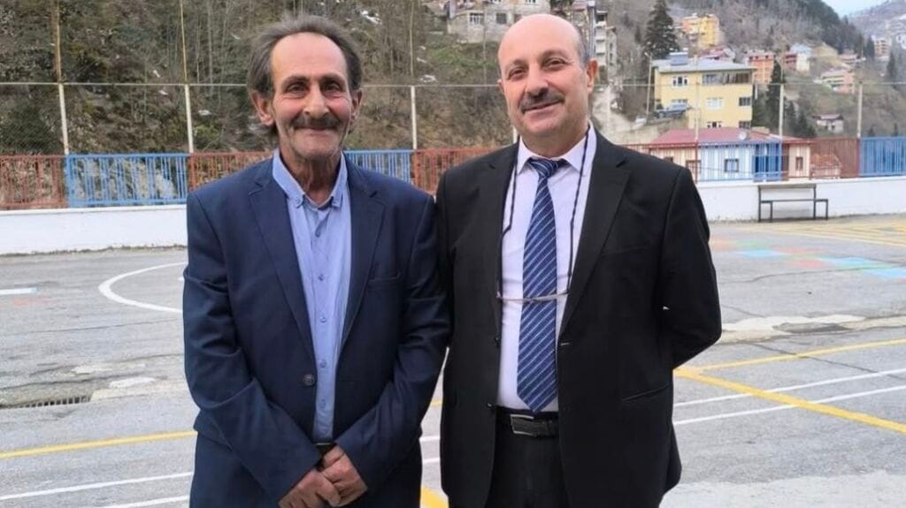 Okul Muduru Idris Hacimahmutoglu Ile