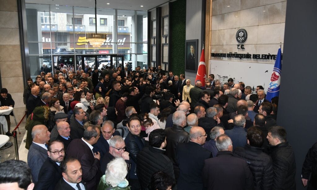 Trabzon’da Siyasi Partilerin  Bayramlaşma Törenleri