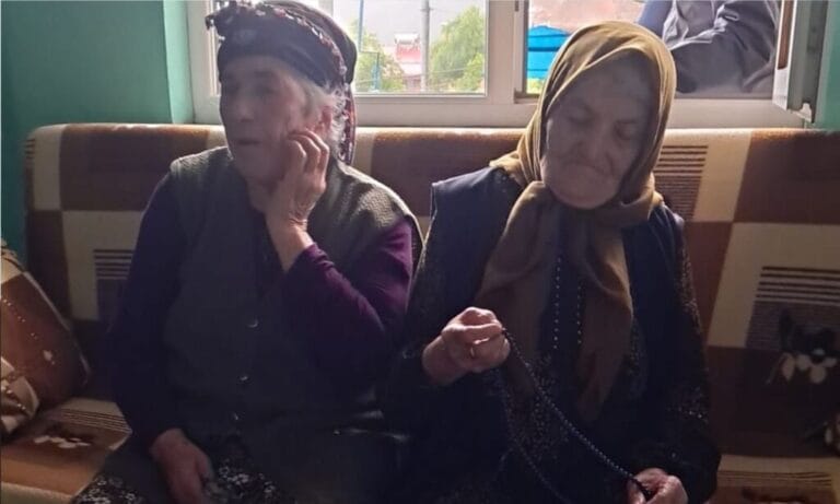 Uzungöl Mahallesinden Emine Göz Vefat Etti