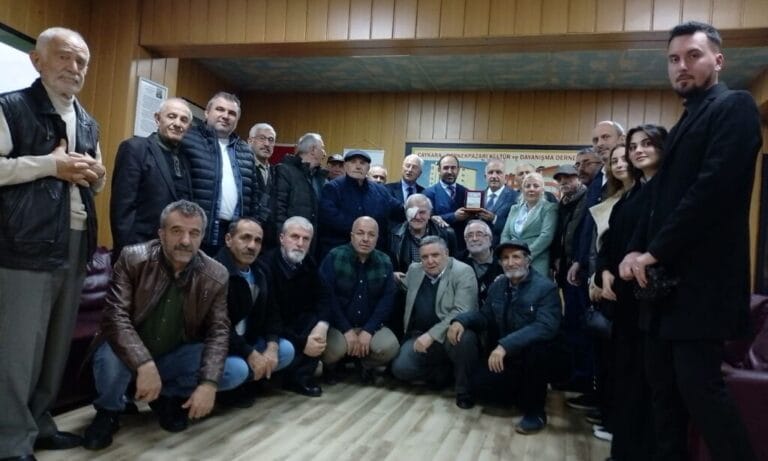 Çaykara-Dernekpazarı Kültür ve Dayanışma Dernek Binasında ilk Yardım Eğitimi Verildi