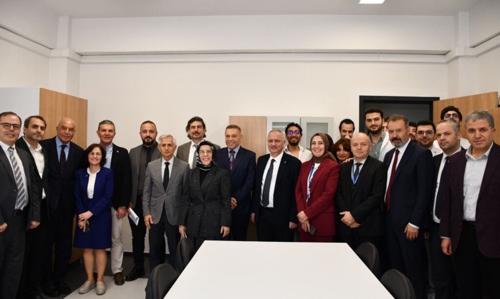 KTÜ Farabi Hastanesine Mikrocerrahi Eğitim Laboratuvarı Hizmete Girdi