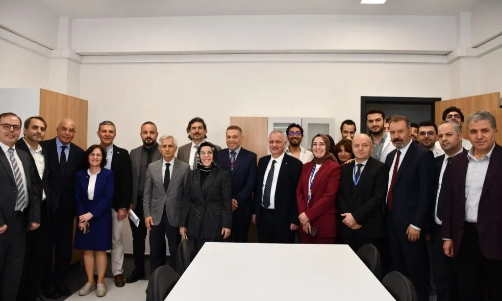 KTÜ Farabi Hastanesine Mikrocerrahi Eğitim Laboratuvarı Hizmete Girdi