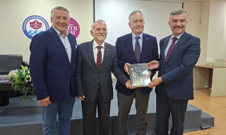 Prof. Dr. Hikmet Öksüz düzenlenen söyleşide dinleyicilerle buluştu