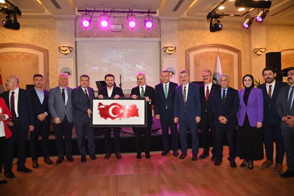 Çaykara ve Dernekpazarı’ndan Gençler İçin Büyük Burs Seferberliği