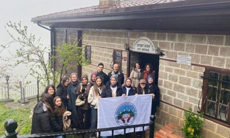 Çaykara’da Öğrencilere Moral ve Kültür Gezisi