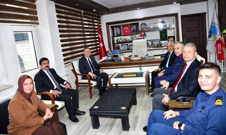 Trabzon Valisi Tahir Şahin Çaykara’yı Ziyaret Etti