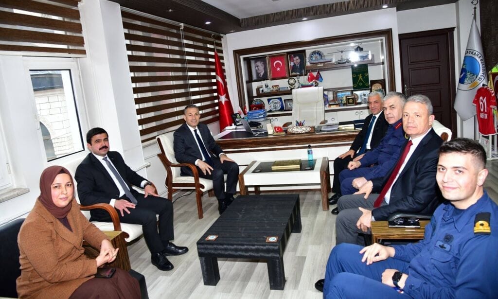 Trabzon Valisi Tahir Şahin Çaykara’yı Ziyaret Etti