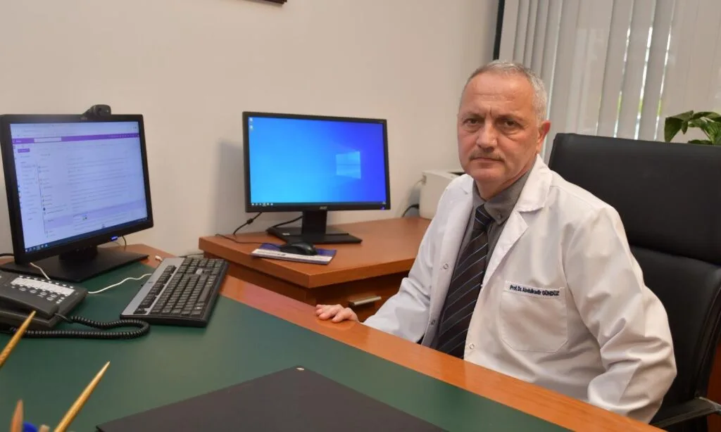 Prof Dr Abdülkadir Gündüz Deli Bal İçin Tüketim Uyarısı