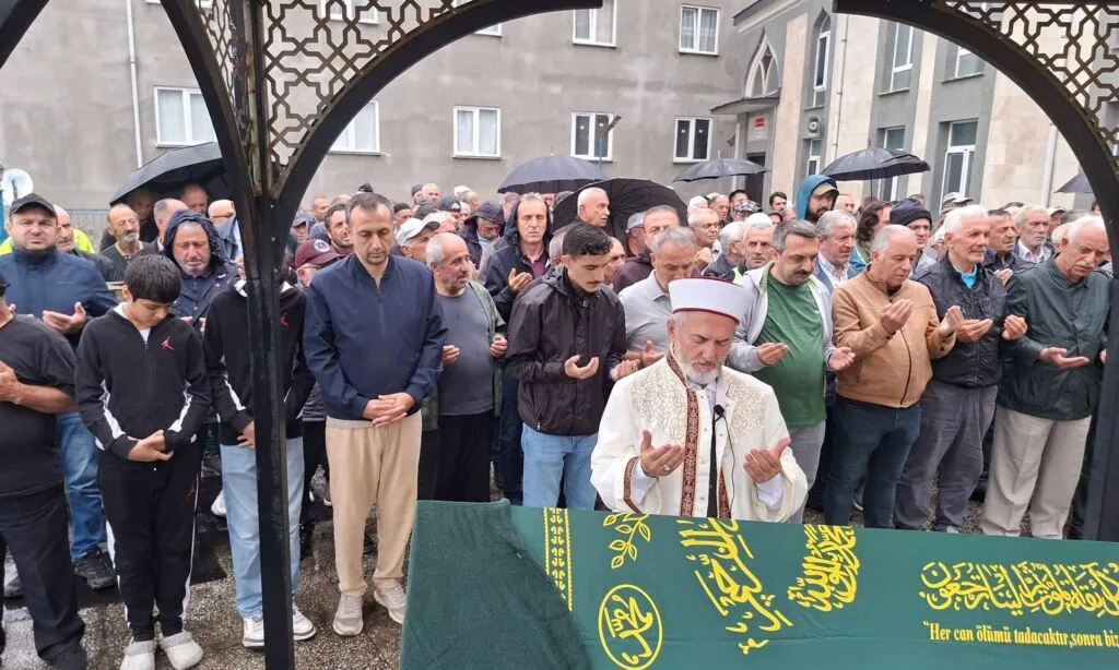 Hanife Sezer Son Yolculuğuna Dualarla Uğurlandı