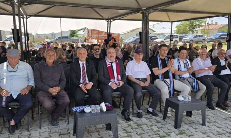 Van’da “61 Yıllık Göç Hikayesi” Buluşması Duygu Dolu Anlara Sahne Oldu