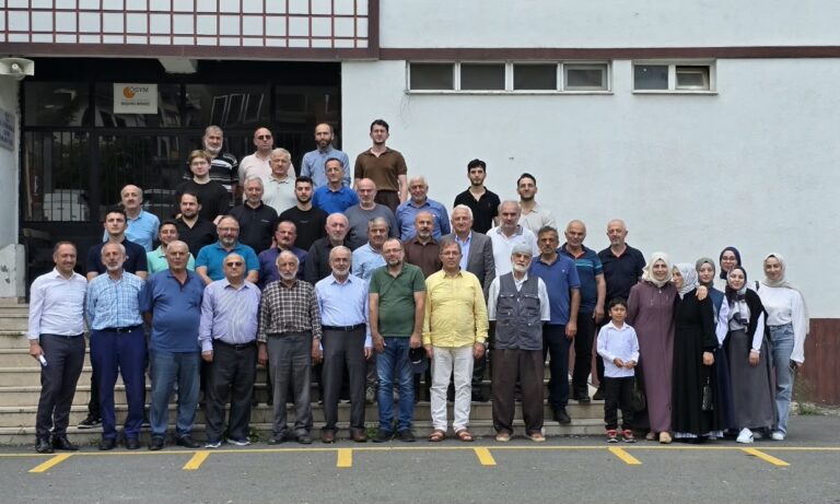 Çaykara İmam Hatip Liseliler Yıllar Sonra Aynı Çatı Altında Buluştu