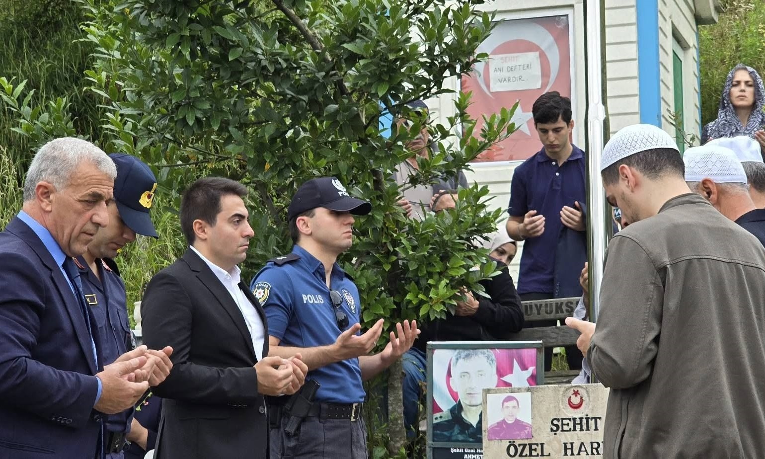 Çaykara, Şehidi Ahmet Çamur’u Şehadetinin 11. Yılında Dualarla Andı