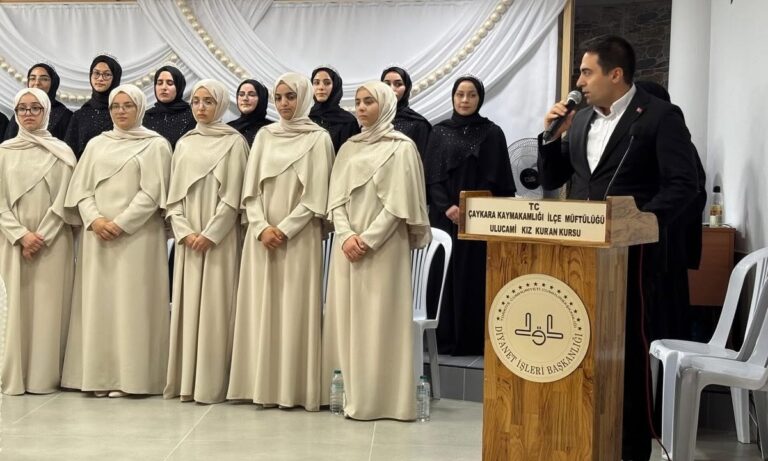 Çaykara ulu Cami Kız Kur’an Kursunda İcazet Sevinci