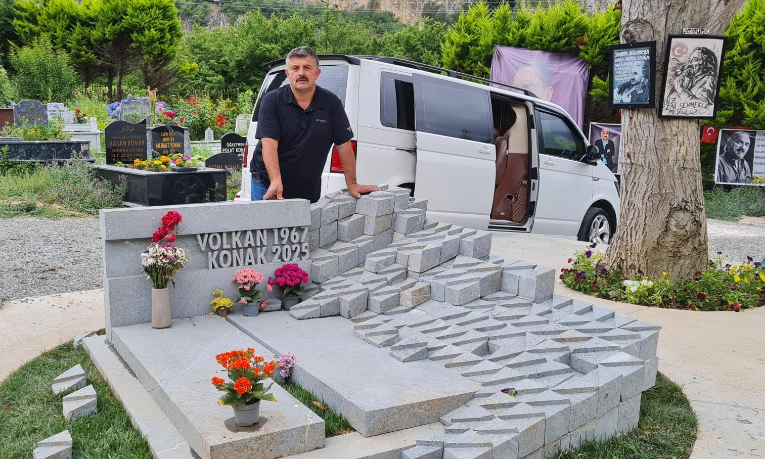 Volkan Konak ‘ın Anıtı Trabzon Taşıyla Geleceğe Bırakıldı