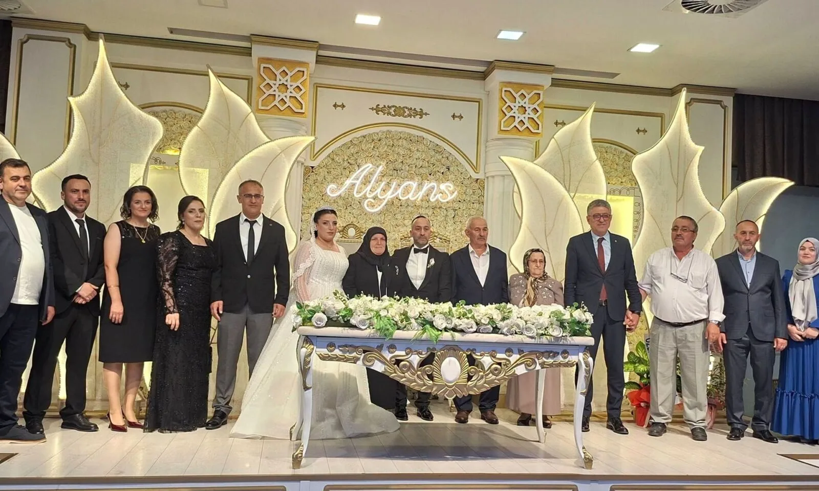 Aysun ve Tayfun Dünyaevine Girdi