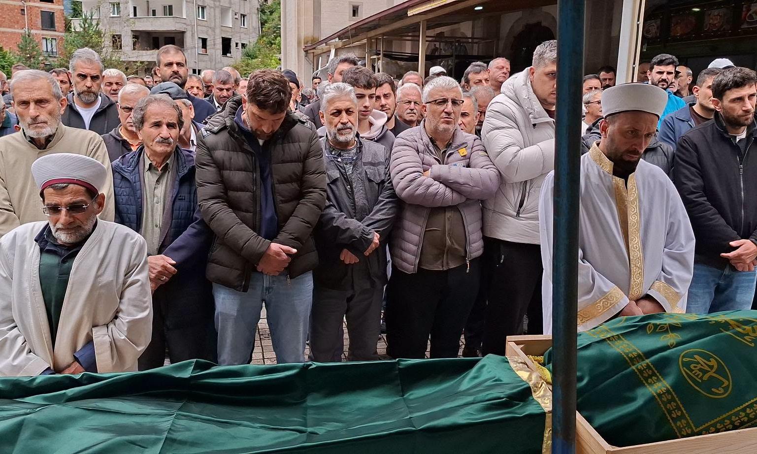 Çaykara Taşkıran’da Hüzünlü Gün: Aynı Anda İki Cenaze