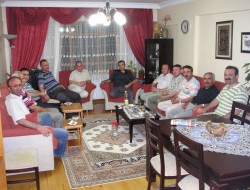 Üç Yıldır Her Ay Toplanıyorlar 1