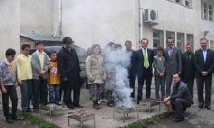 İlköğretim Öğrencilerine Ziyafet